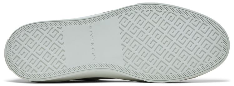 Chito x Givenchy City Sport 4G Tag Effect