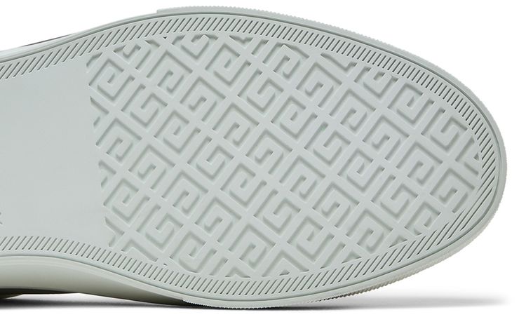 Chito x Givenchy City Sport 4G Tag Effect