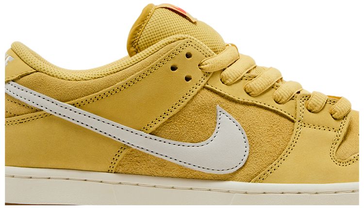 Nike Dunk Low Pro SB Saturn Gold