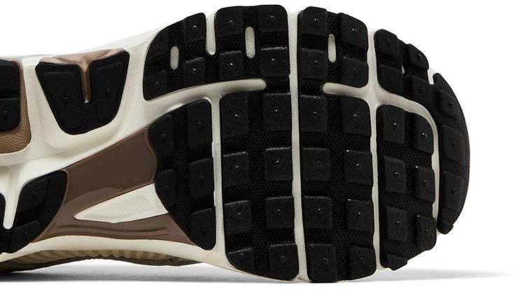Wmns Air Zoom Vomero 5 Sail Mink Brown