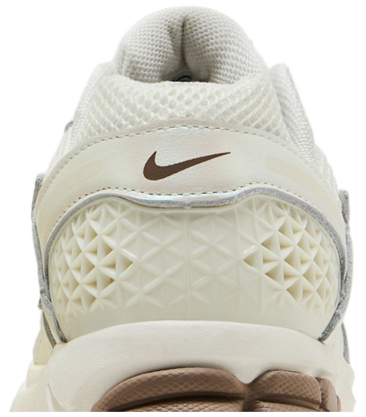 Wmns Air Zoom Vomero 5 Sail Mink Brown