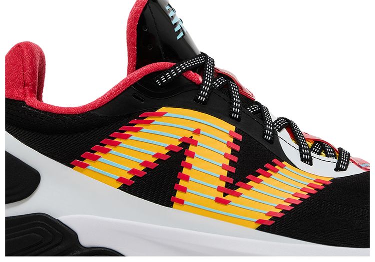 New Balance Two WXY V5 Black Blast Red