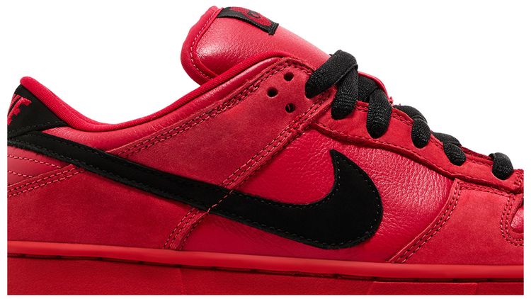 Nike Dunk Low Pro SB True Red