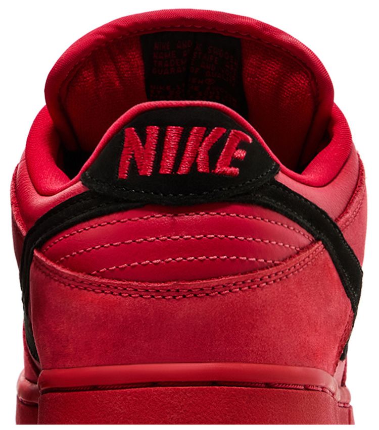 Nike Dunk Low Pro SB True Red
