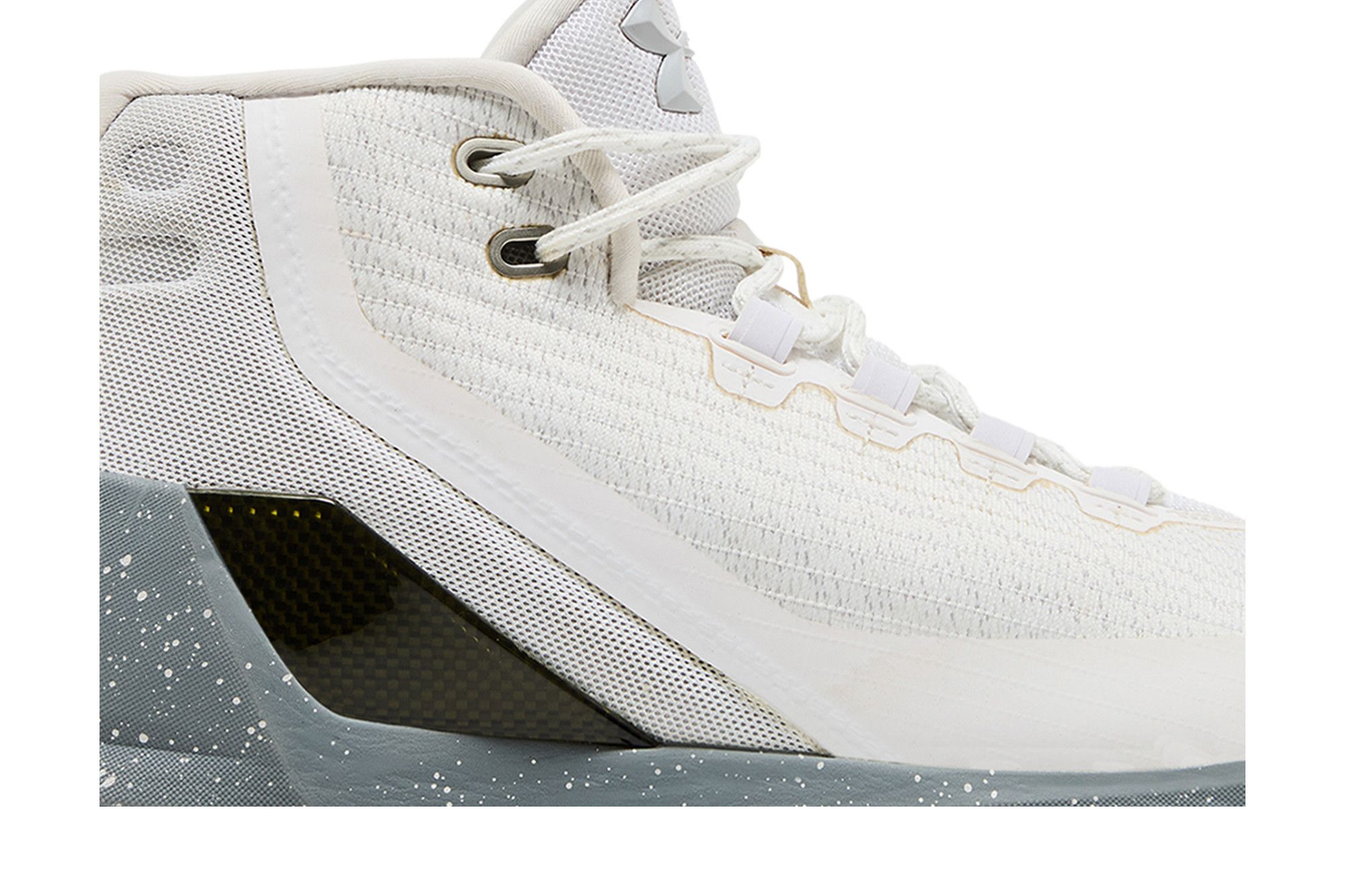 white under armour shoes basketball