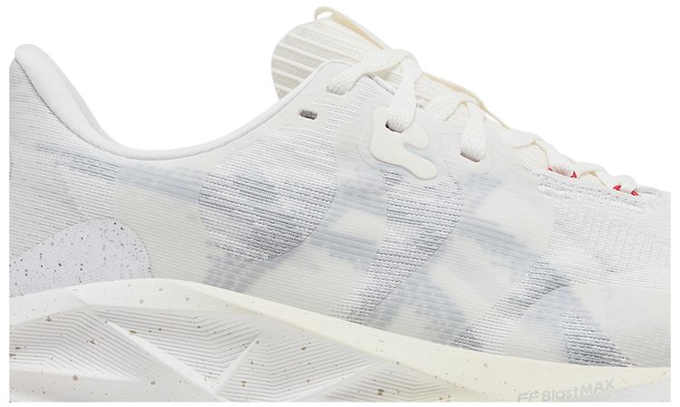 Bandit x ASICS Novablast 5 Liftoff