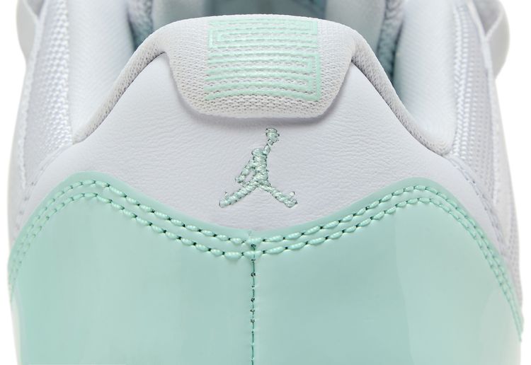 Wmns Air Jordan 11 Retro Low Igloo