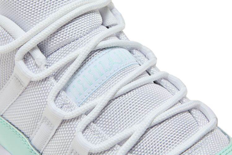 Wmns Air Jordan 11 Retro Low Igloo
