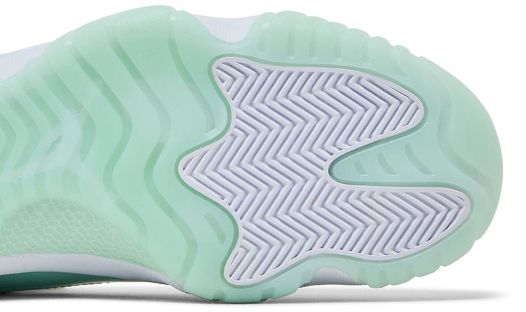 Wmns Air Jordan 11 Retro Low Igloo