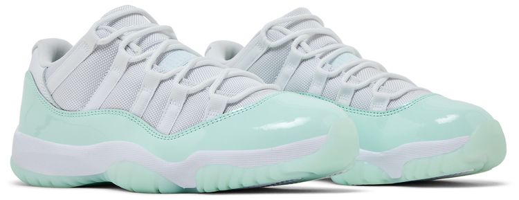 Wmns Air Jordan 11 Retro Low Igloo