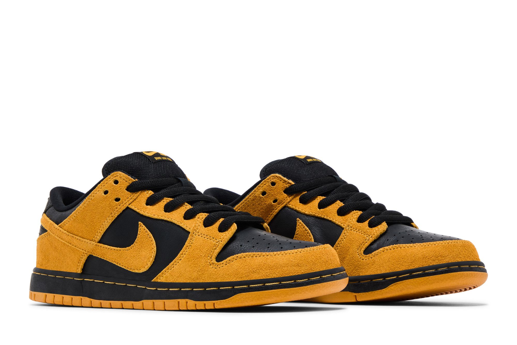 戦慄　Nike SB Dunk Low ブラック/イエロー　アイオワ Nike Dunk Low (Iowa) - Releases