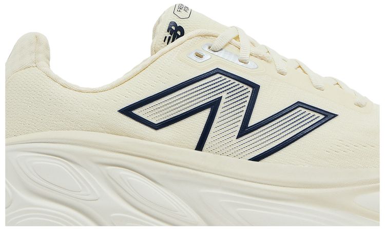 New Balance Fresh Foam X More v5 Angora Hot Mango