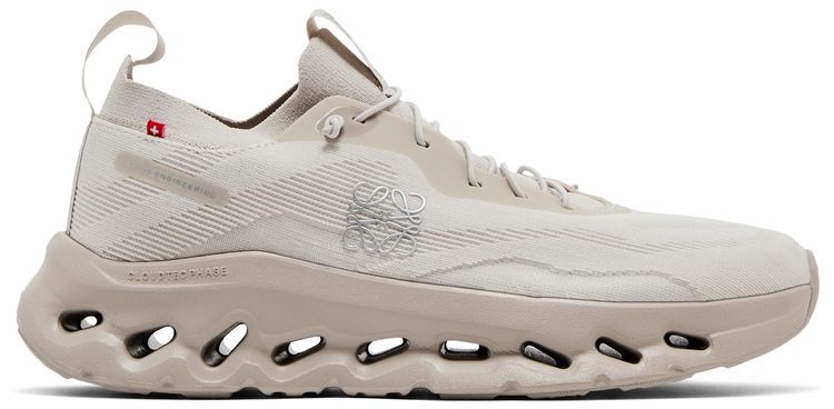 ON Loewe x Wmns Cloudtilt Sand