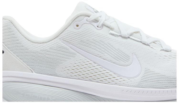 Nike Vomero 18 White Photon Dust