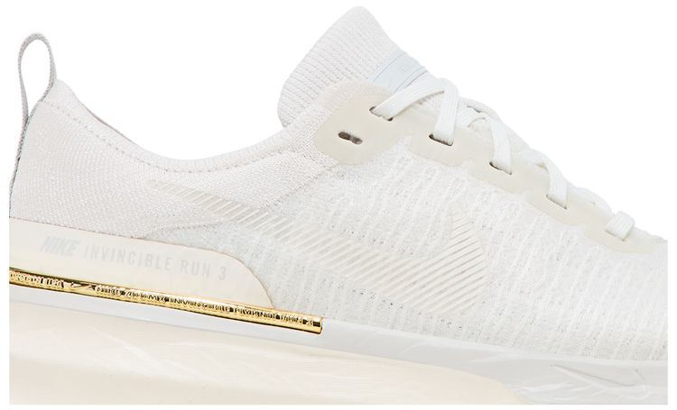 Nike Wmns ZoomX Invincible 3 Light Bone Sail Gum