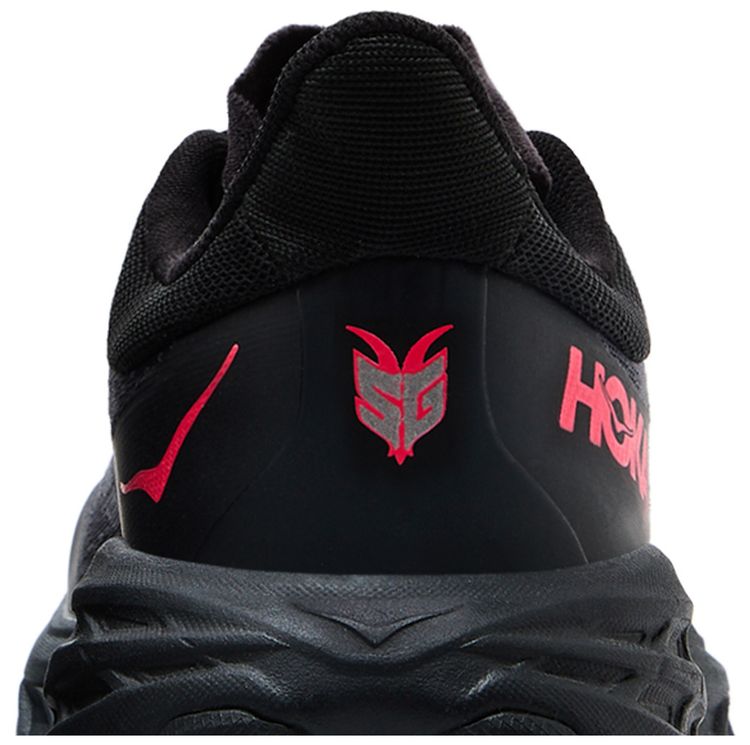 HOKA Wmns Speedgoat 5 GORE TEX Black Red