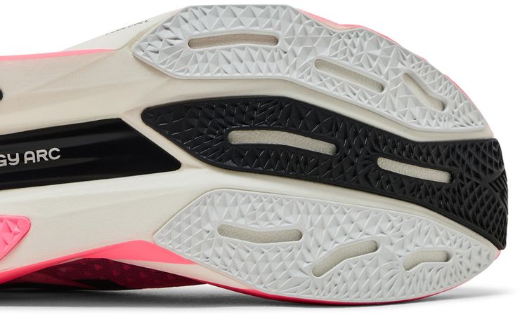 New Balance FuelCell SuperComp Elite v4 Ultra Pink