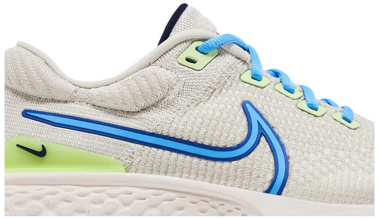 Nike Wmns ZoomX Invincible Run Flyknit 2 Mismatch