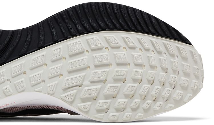 Nike Air Zoom Vomero 16 Photon Dust Light Crimson