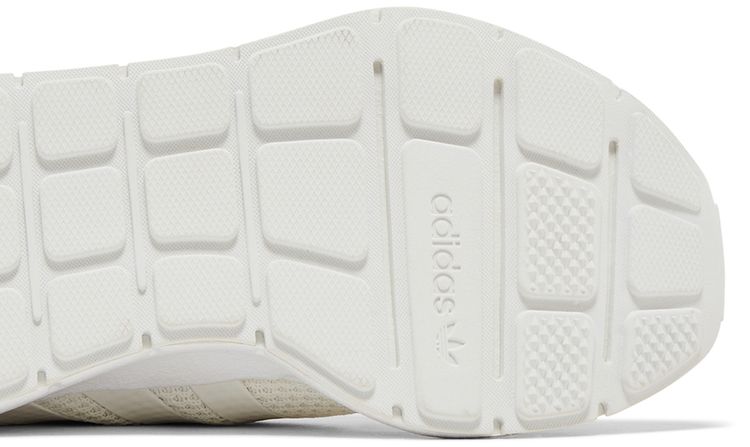 Adidas Swift Run Triple White