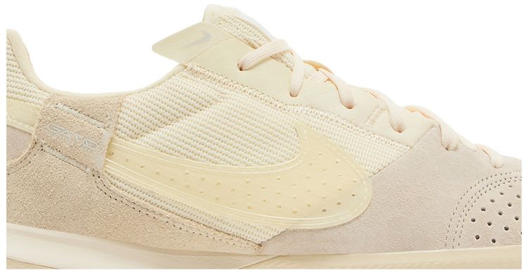 Nike Streetgato Coconut Milk