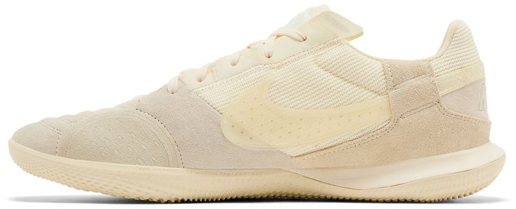 Nike Streetgato Coconut Milk