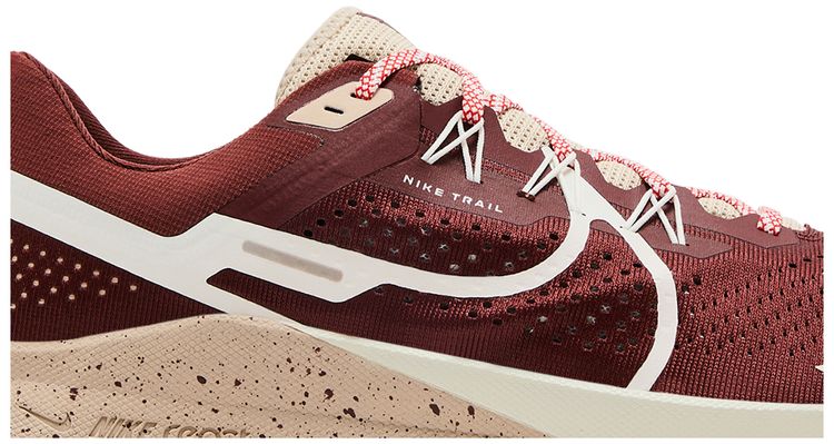 Nike React Pegasus Trail 4 Dark Pony Picante Red