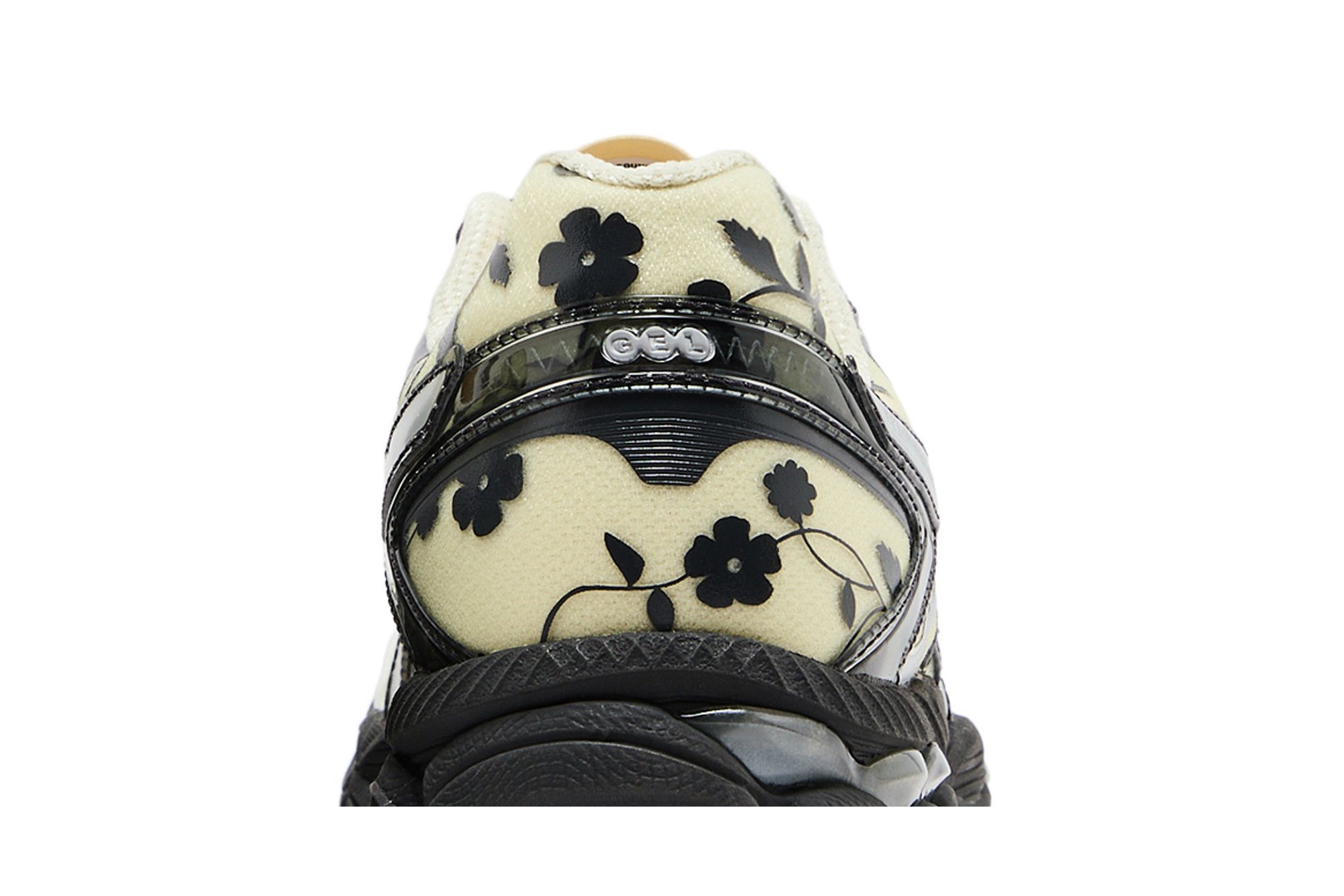 Cecilie Bahnsen × Asics Ivory/Black Cecilie Bahnsen x ASICS Gel-Cumulus 16 