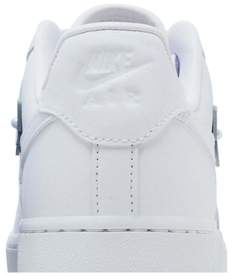 Nike Wmns Air Force 1 Low Butterfly