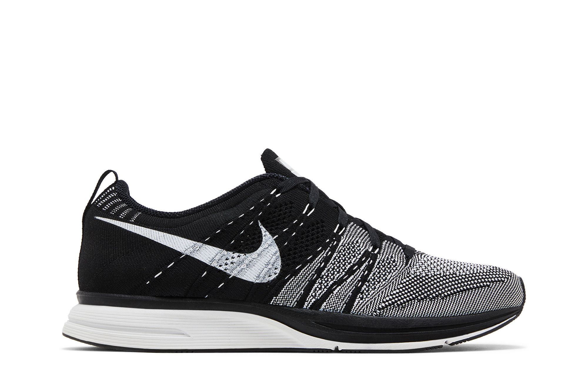 black nike flyknit trainer