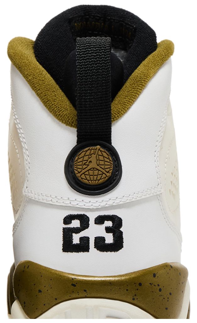 Air Jordan 9 Retro BG Statue