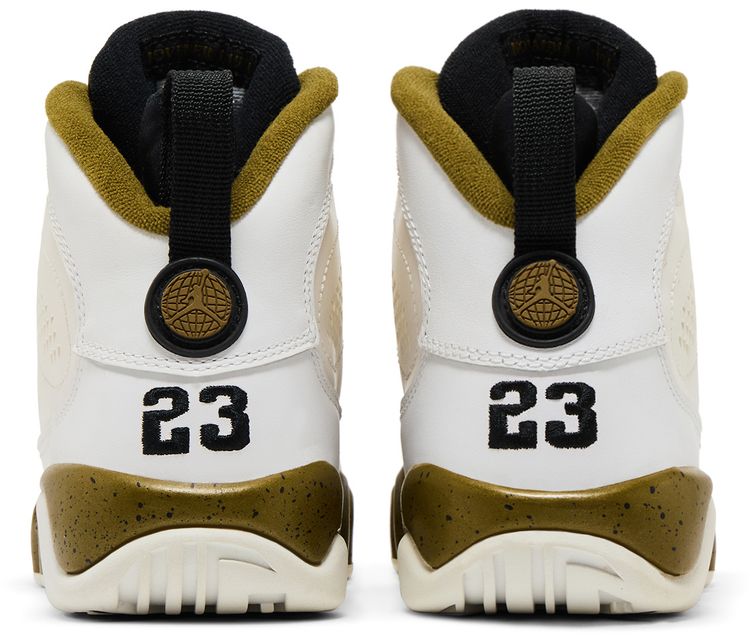 Air Jordan 9 Retro BG Statue