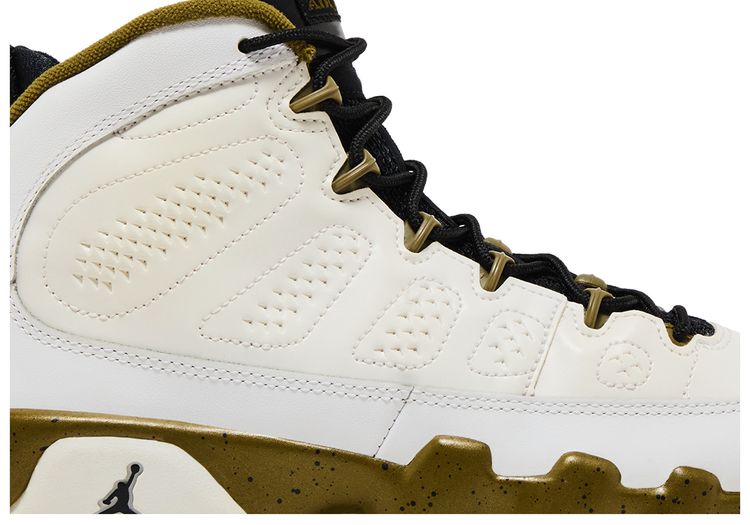 Air Jordan 9 Retro BG Statue