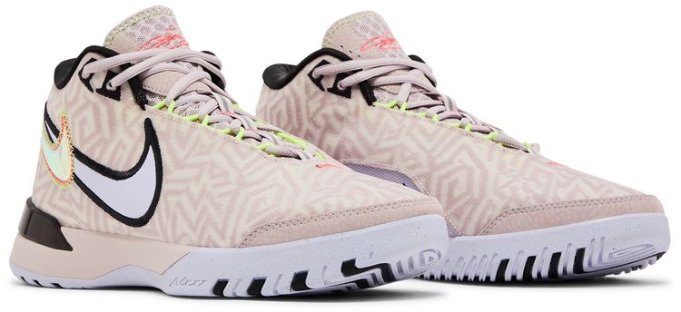 Nike Zoom LeBron NXXT Genisus Platinum Violet