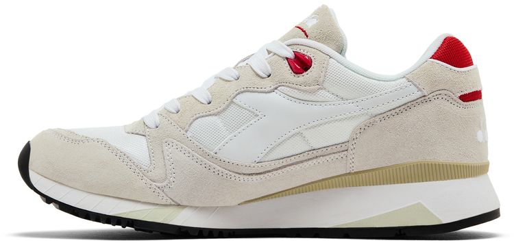 Diadora V7000