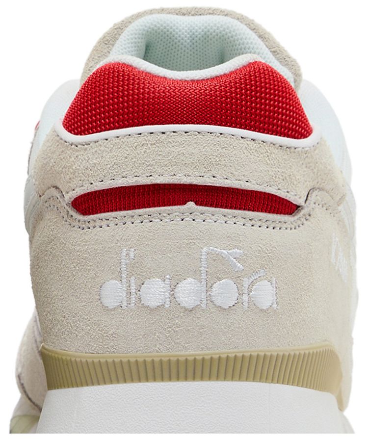 Diadora V7000