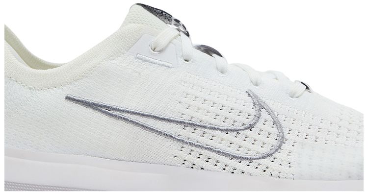 Nike Wmns Interact Run White Metallic Silver