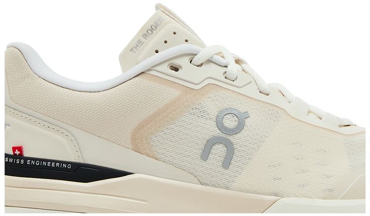 ON The Roger Advantage Pro Cream Black