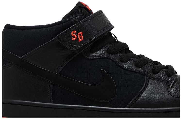 Nike Dunk Mid Pro SB Halloween