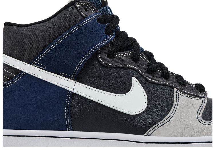 Nike Dunk High Pro SB Un Futuras