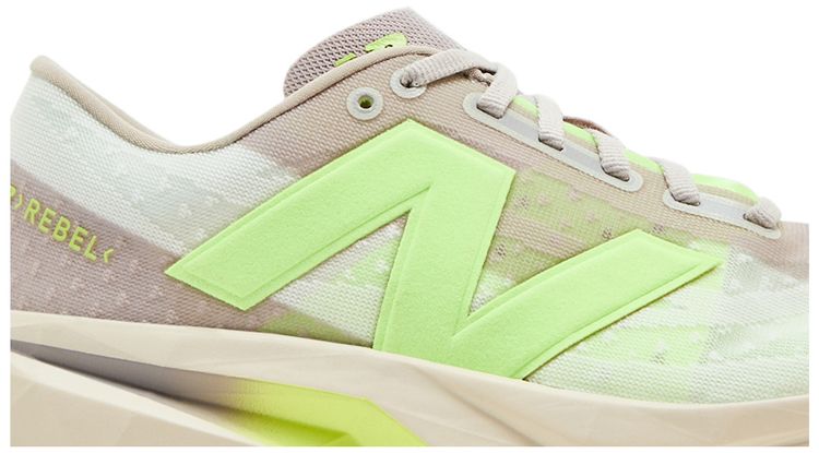 New Balance Wmns FuelCell Rebel v4 Moonrock Bleached Lime Glo