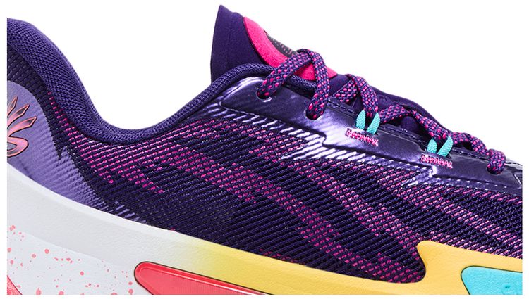 Under Armour Curry Series 7 Curry World Tour