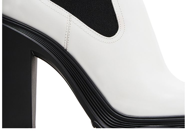 Alexander McQueen Wmns Tread Slick Heeled Chelsea Boot Ivory Black