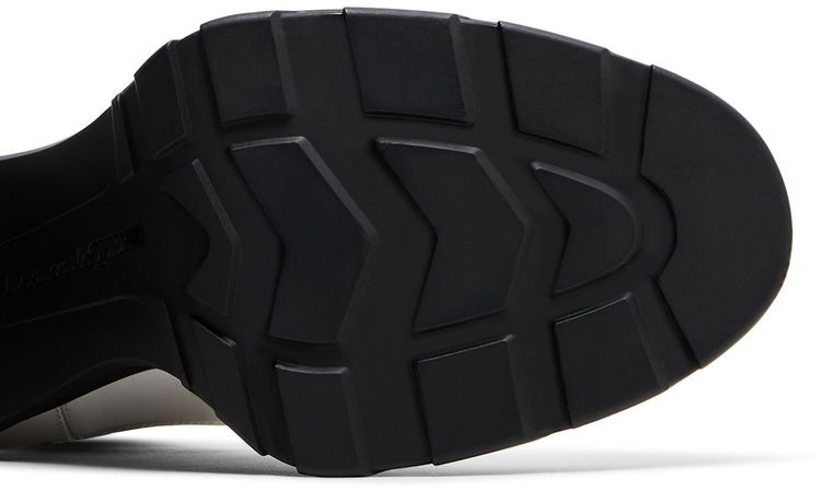 Alexander McQueen Wmns Tread Slick Heeled Chelsea Boot Ivory Black