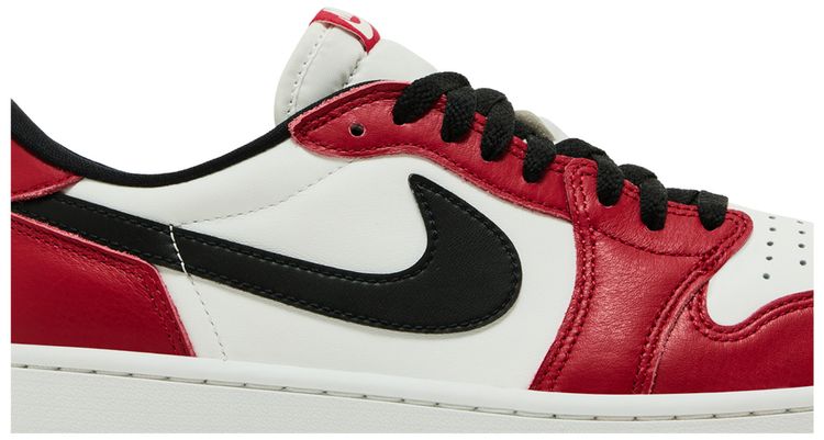 Air Jordan 1 Retro Low OG Chicago 2025