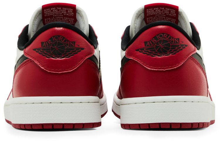 Air Jordan 1 Retro Low OG Chicago 2025