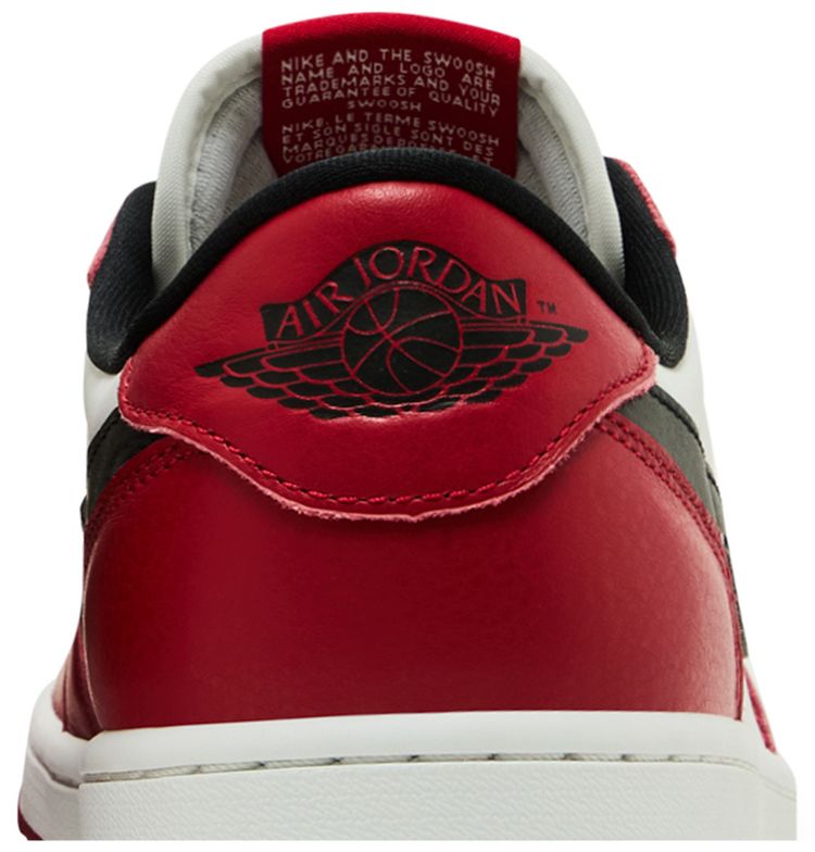 Air Jordan 1 Retro Low OG Chicago 2025