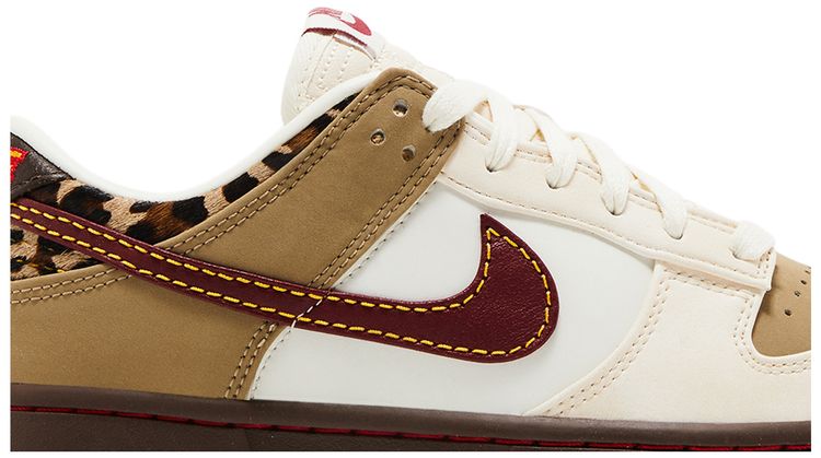 Nike Wmns Dunk Low Khaki Team Red