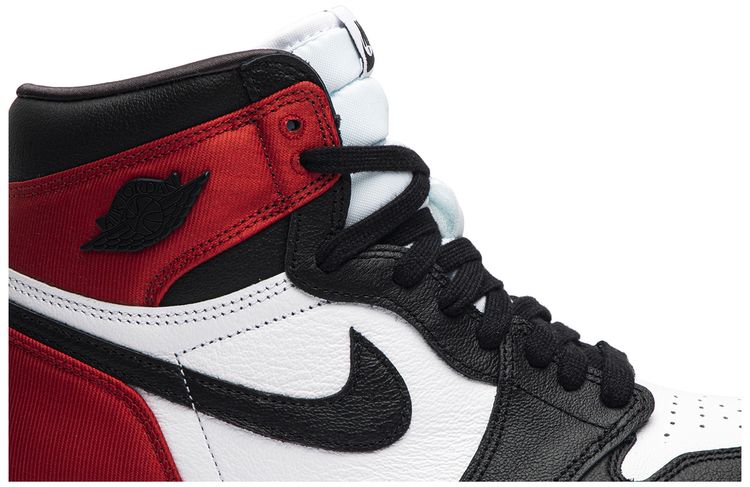 Wmns Air Jordan 1 Retro High Satin Black Toe