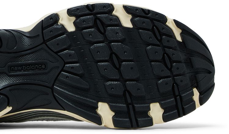 New Balance 530 Silver Metallic Black Cement